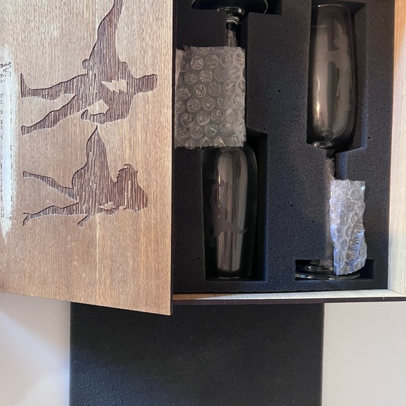 Shazam Toasting glasses - Picture 3 of 5